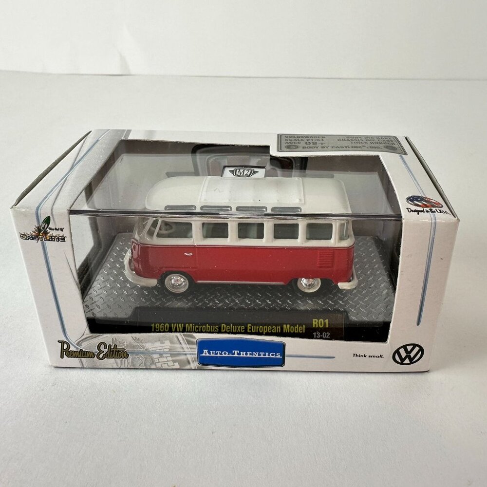 M2 Machines 1960 VW Microbus Deluxe European Model 1:64 Die-Cast